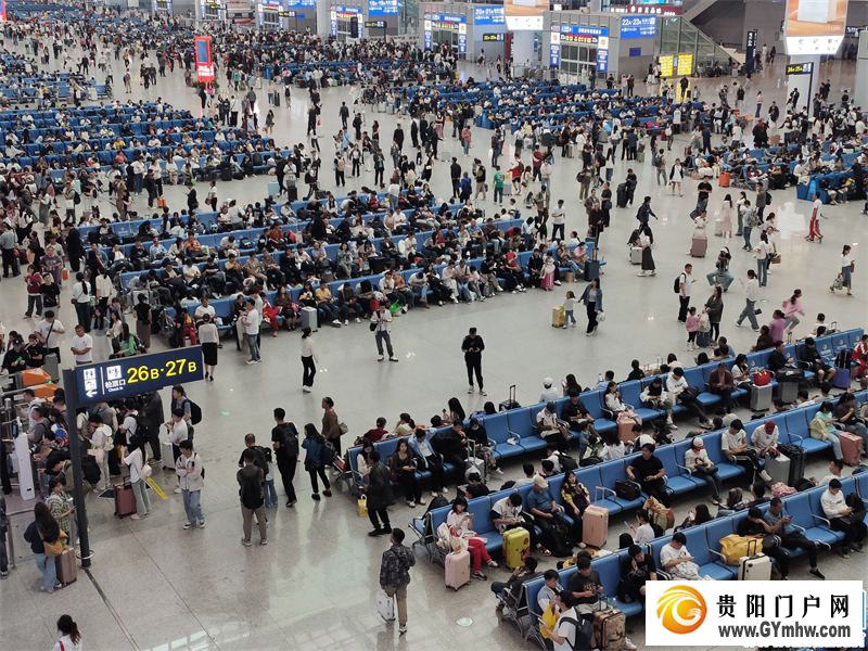 贵阳三大火车站一天客发近14万人(图1) 贵阳三大火车站一天客发近14万人(图1)